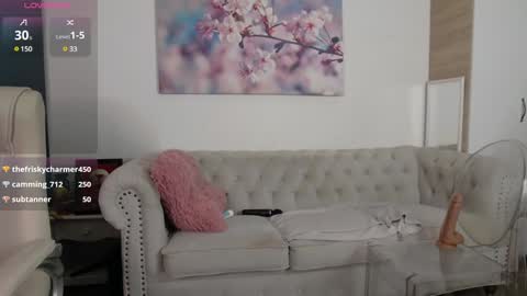 Snapshot of janellebrown_ chatting on January 30, 2025, 6:10 pm Janelle Brown online show from January 30, 2025, 6:10 pm