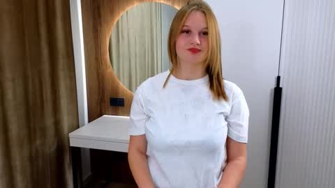 Snapshot of janharens chatting on October 28, 2025, 4:42 pm Call me Eva online show from October 28, 2025, 4:42 pm