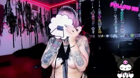 Snapshot of janna_ink chatting on September 29, 2025, 9:52 pm      online show from September 29, 2025, 9:52 pm