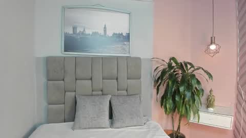 Janna online show from November 6, 2025, 11:11 am