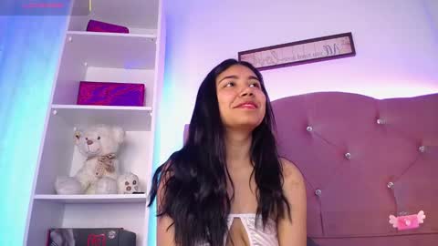 Snapshot of janne_moon chatting on November 26, 2025, 2:07 pm Janne online show from November 26, 2025, 2:07 pm