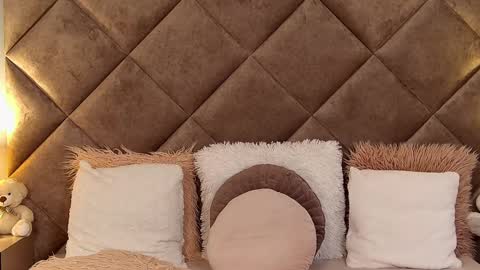 jaquelinemerlot online show from February 13, 2025, 6:20 am