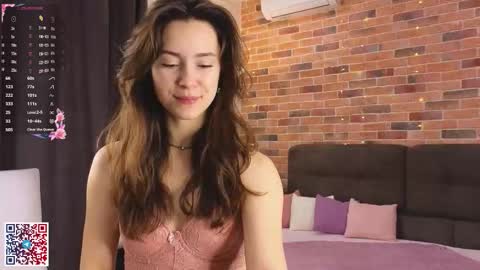 Chloe online show from October 21, 2025, 6:03 am