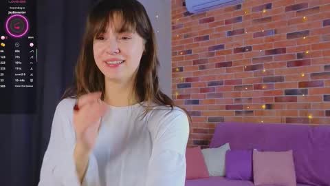 Chloe online show from December 4, 2025, 6:34 am