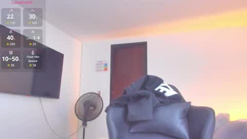 JBrooksXx online show from October 7, 2025, 7:11 pm