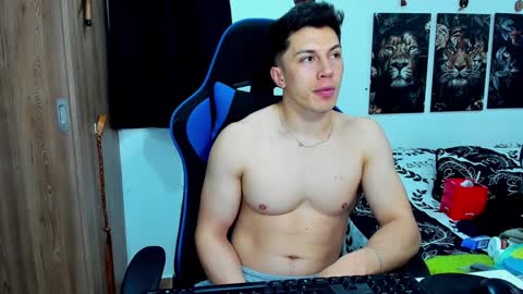 Javier online show from December 5, 2024, 11:07 pm