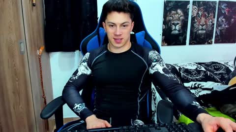 Javier online show from December 10, 2024, 9:00 pm