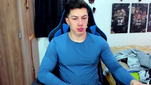 Javier online show from December 11, 2024, 7:57 pm