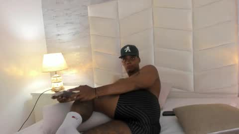 jax black online show from November 4, 2025, 7:02 pm