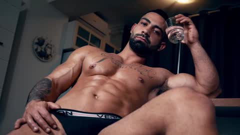 Snapshot of jaxonhunk chatting on March 3, 2025, 8:11 pm JaxonHunk online show from March 3, 2025, 8:11 pm