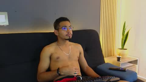 Snapshot of jaybrown_1 chatting on October 10, 2025, 3:38 am Jay online show from October 10, 2025, 3:38 am