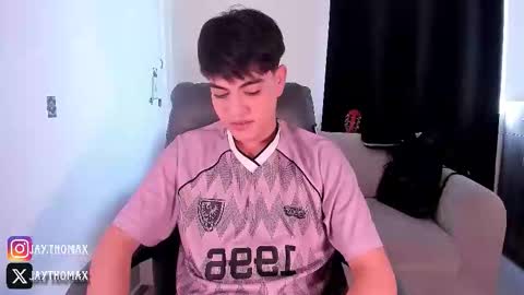 Snapshot of jaythomax chatting on October 5, 2025, 9:24 pm jaythomax online show from October 5, 2025, 9:24 pm