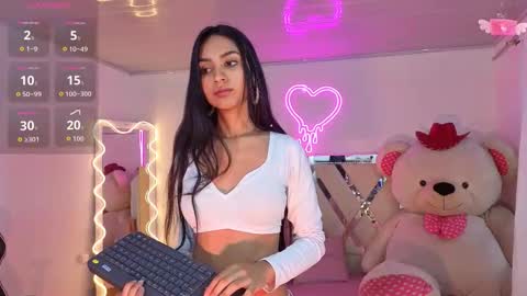 Jazmin  online show from October 12, 2025, 11:42 am