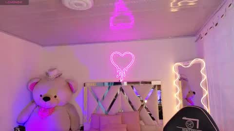 Jazmin  online show from October 30, 2025, 11:55 am