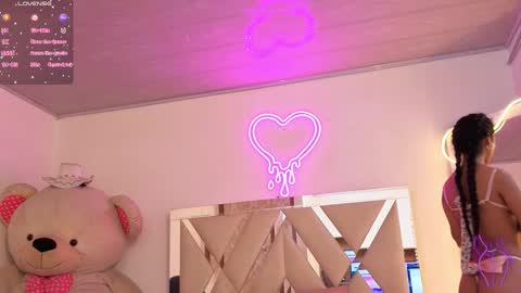 Jazmin  online show from October 31, 2025, 11:44 am