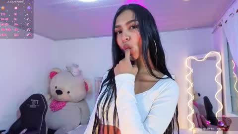 Jazmin  online show from November 15, 2025, 11:51 am