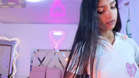 Jazmin  online show from December 19, 2025, 11:50 am