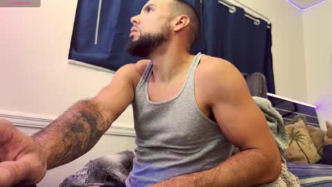 JcMax305 online show from September 12, 2025, 8:09 pm