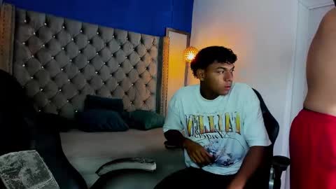 Snapshot of jdaniel_shellby chatting on October 14, 2025, 10:43 pm jhon online show from October 14, 2025, 10:43 pm