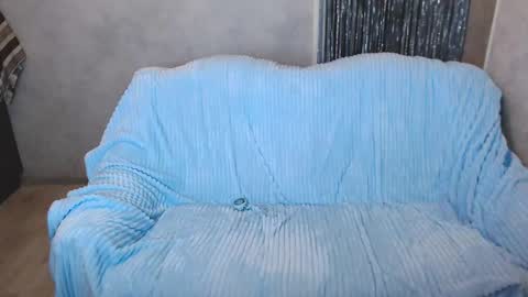 Angel online show from November 7, 2025, 5:02 pm