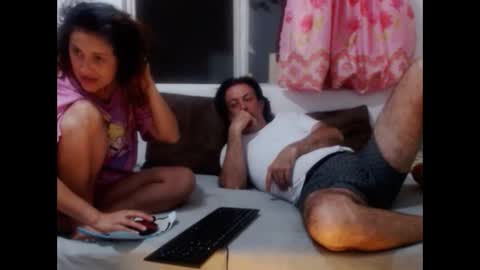 Snapshot of jeans_and_emma chatting on September 12, 2025, 12:22 am jeans_and_emma online show from September 12, 2025, 12:22 am