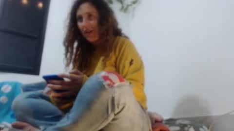 Snapshot of jeans_and_emma chatting on September 29, 2025, 11:53 pm jeans_and_emma online show from September 29, 2025, 11:53 pm