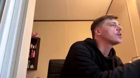 Snapshot of jedibrad11 chatting on November 5, 2025, 2:39 pm JediBrad online show from November 5, 2025, 2:39 pm