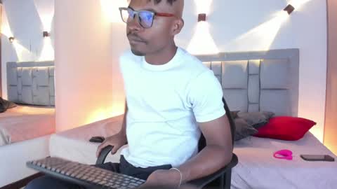 Snapshot of jeffrey_cottom chatting on January 20, 2025, 7:04 pm Jeff online show from January 20, 2025, 7:04 pm