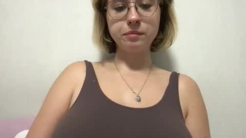 Inna  online show from September 20, 2025, 1:56 pm