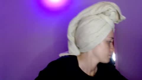 jellyrose online show from December 17, 2025, 7:20 pm