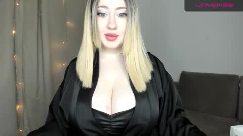 Snapshot of jenahaze chatting on February 4, 2025, 5:01 pm Jena online show from February 4, 2025, 5:01 pm