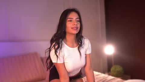 Snapshot of jenesaisquoi_ chatting on February 16, 2025, 3:26 am Isabella online show from February 16, 2025, 3:26 am