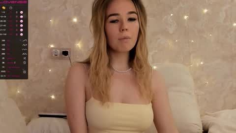 EvaSileZ online show from October 7, 2025, 3:53 pm