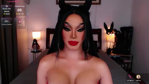 Snapshot of jenifers_body chatting on November 1, 2025, 6:43 pm Queen Jenifer online show from November 1, 2025, 6:43 pm