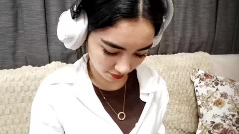 Snapshot of jenifersimon chatting on September 15, 2025, 7:19 am Jenifer online show from September 15, 2025, 7:19 am