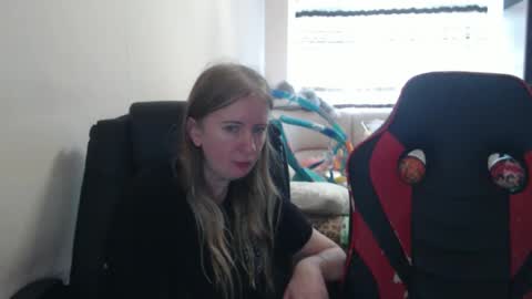 JenisAndPeter online show from September 29, 2025, 6:51 am