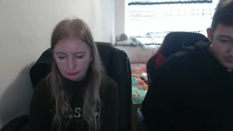 JenisAndPeter online show from October 4, 2025, 7:06 am