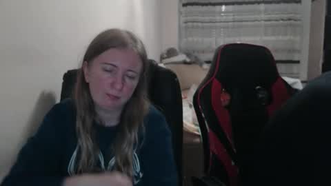 JenisAndPeter online show from November 3, 2025, 8:21 pm