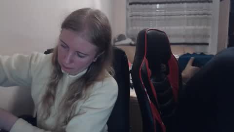 JenisAndPeter online show from November 5, 2025, 7:14 pm