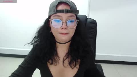 Snapshot of jenn_cg chatting on December 2, 2025, 7:09 pm jenn online show from December 2, 2025, 7:09 pm