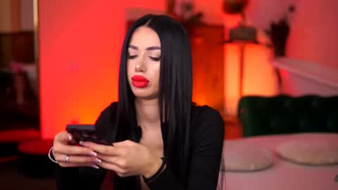 Snapshot of jenna_day chatting on February 18, 2025, 6:37 am jenna_day online show from February 18, 2025, 6:37 am