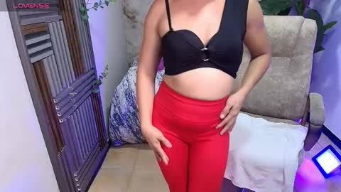 Snapshot of jenna_milf_ chatting on September 22, 2025, 8:00 pm Valentina online show from September 22, 2025, 8:00 pm