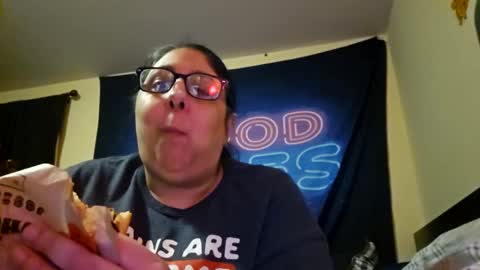 Snapshot of jennabrady chatting on February 26, 2025, 12:16 am Dragon Queen. Be my Dragon -- and online show from February 26, 2025, 12:16 am