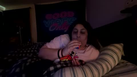 Snapshot of jennabrady chatting on September 27, 2025, 2:33 pm Dragon Queen. Be my Dragon -- and online show from September 27, 2025, 2:33 pm