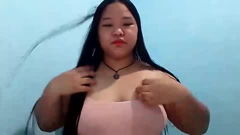 jennalyn_19 online show from November 30, 2025, 12:31 pm