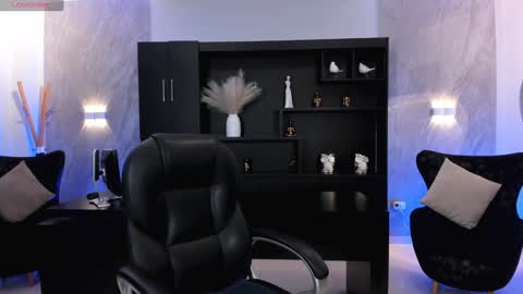 Jenna Olson  online show from January 13, 2025, 6:27 pm