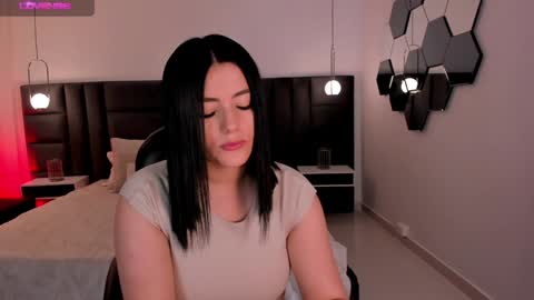 Jenna Olson  online show from January 30, 2025, 6:54 pm