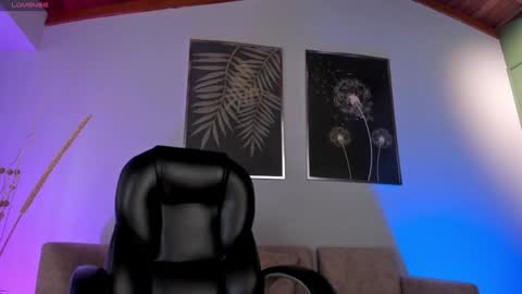 Jenna Olson  online show from February 3, 2025, 6:39 pm