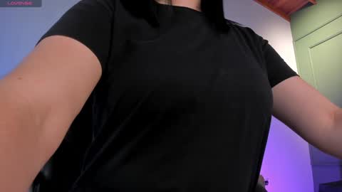 Jenna Olson  online show from February 5, 2025, 6:37 pm