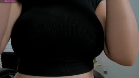 Jenna Olson  online show from February 20, 2025, 11:42 am